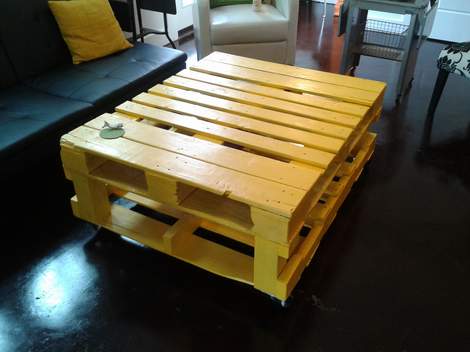 01 yellow pallet coffee table 03