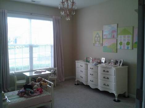 06 little girl room moving furniture