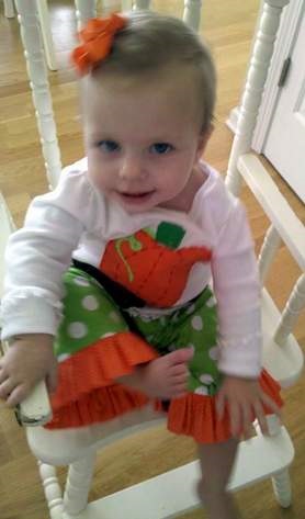 04 DIY pumpkin shirt ruffle pants on sis