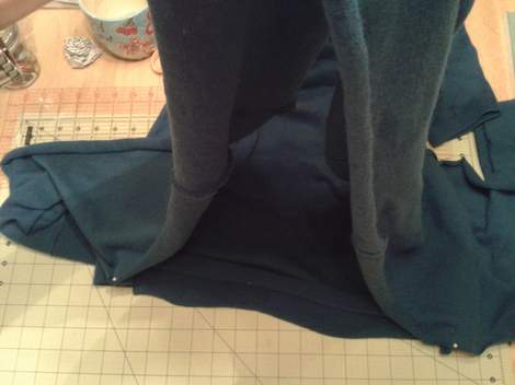 05 teal dress makeover eyeballing the ruffle pins