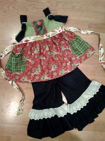 Mixed Fabrics Christmas Outfit 01