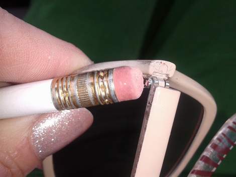 sunglasses screwdriver hack 03