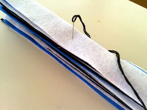 DIY felt pom poms 03