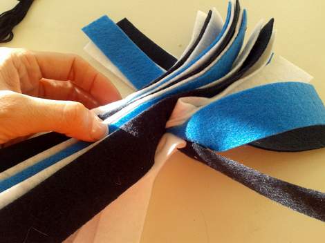 DIY felt pom poms 07