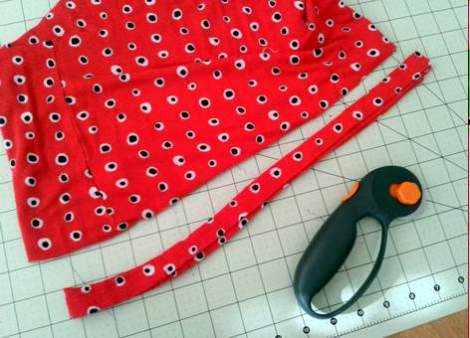 wrap dress to cardi upcycle 07 cut ruffle fabric hem
