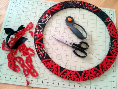 pink burlap wreath 02