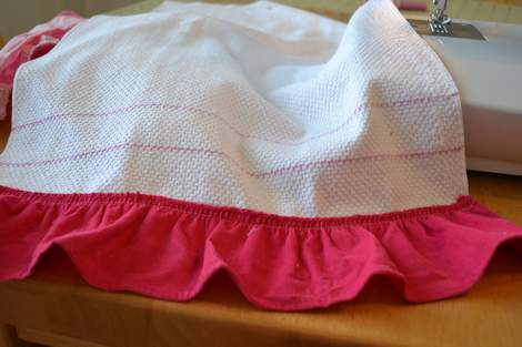 Valentine's Day ombre pink ruffle towel 09