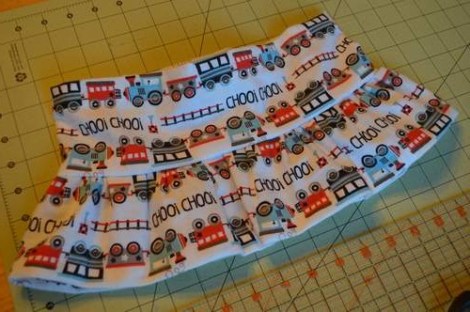 train peek-a-boo ruffles skirt 04