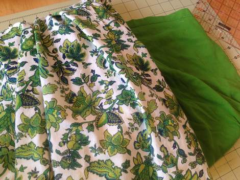 green skirt twinning 002