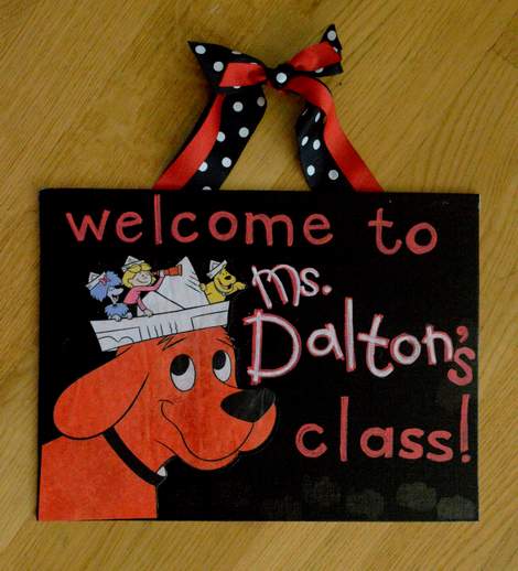 07 just the simplest way to make a teacher name board before red touch up