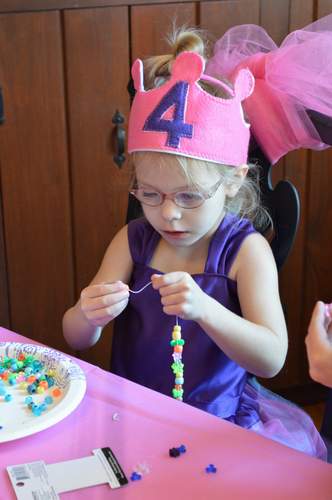 DIY kids necklace bead fun and corral tip 04