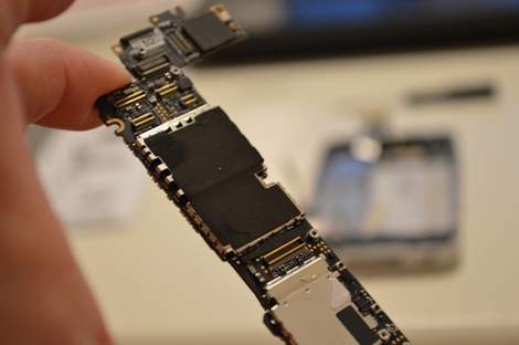 iPhone 4s cracked screen fix like a boss 12