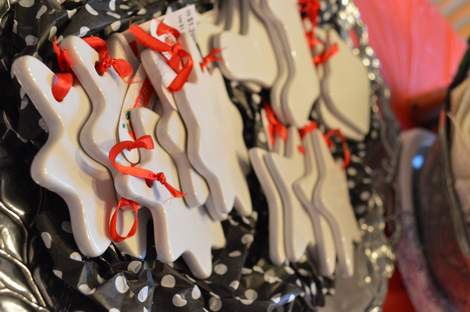 06 DIY handpainted ceramic Christmas ornament